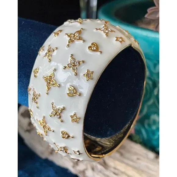 White Enamel Gold & Crystal Bracelet Kenneth Jay Lane Hearts & Stars - Picture 4 of 15